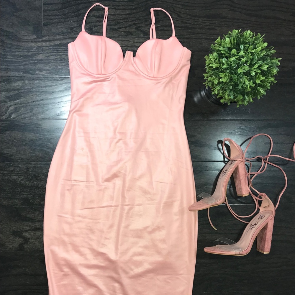 💋Bubblegum pink midi dress‼️
